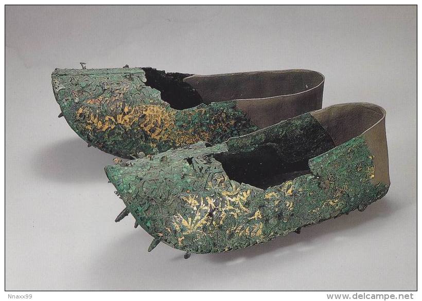 Korea - Gilt-bronze Ornamental Shoes, From The Tomb Of King Muryong Of Paeche, Gongju-shi Of Chungchangnam-do - Corée Du Sud
