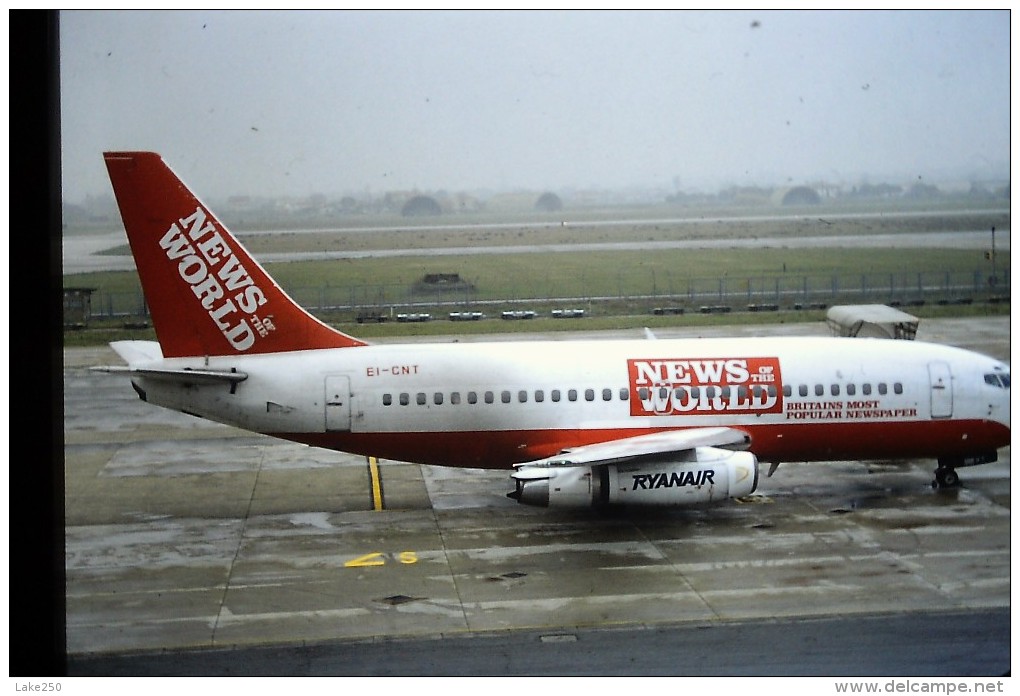 Diapositiva/slide  AEROPLANO   BOEING 737  RYANAIR   THE SUN   EI-CNT  Rimini 2001 - Diapositives (slides)