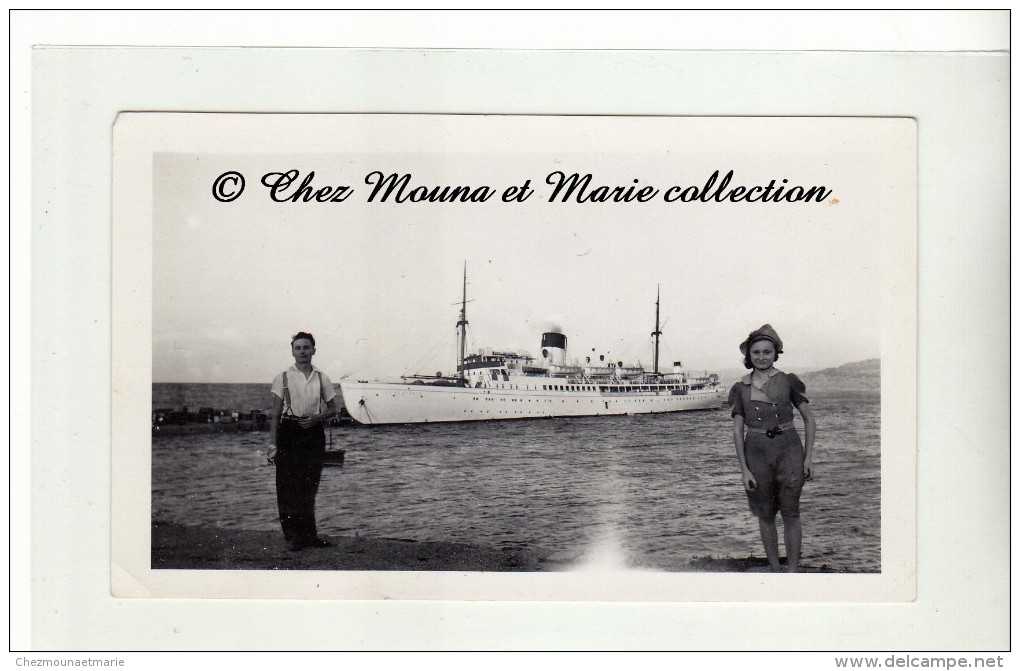 1938 - CORSE - LE NAVIRE ILE DE BEAUTE DANS LE PORT DE L ILE ROUSSE - PAQUEBOT BATEAU - PHOTO 12 X 7 CM - Bateaux