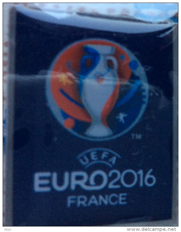 UEFA EURO FOOTBALL 2016 FRANCE.  Pin Officiel Neuf Dans Son Emballage - Football