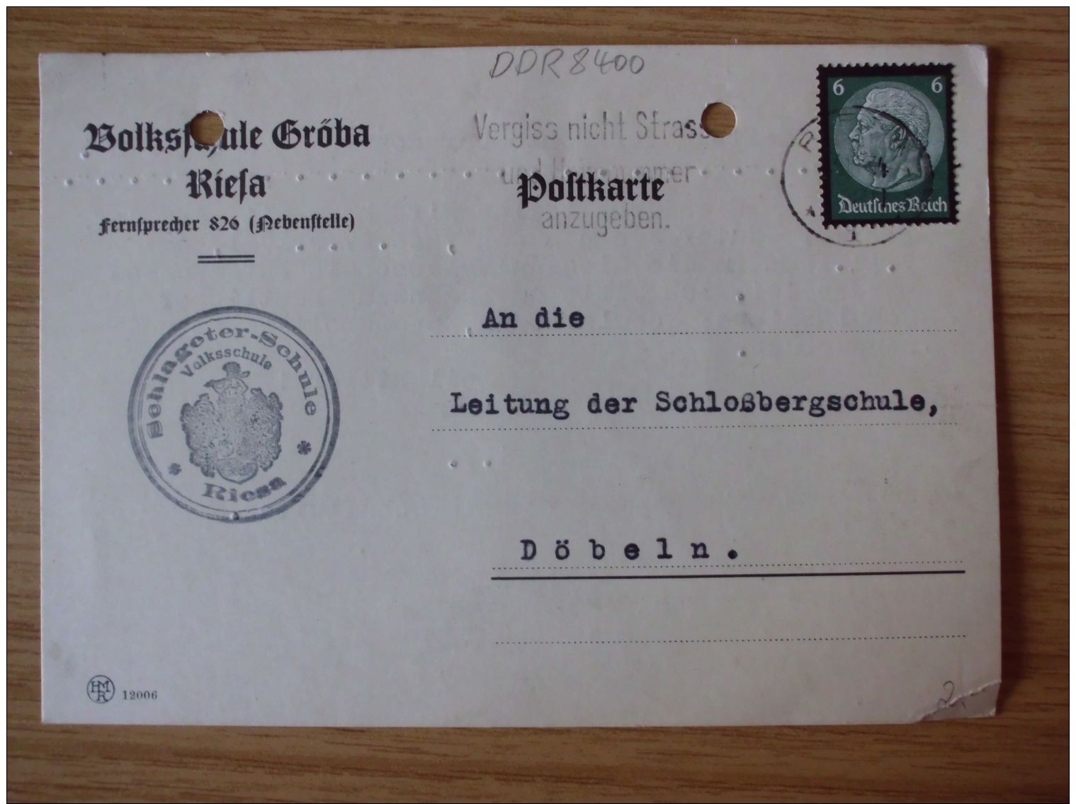 1934, ZWEI POSTKARTEN Der SCHLAGETER-SCHULE, VOLKSSCHULE RIESA Mit STEMPELN Von RIESA, LUFTSCHUTZ, VERGISS NICHT... - Storia Postale