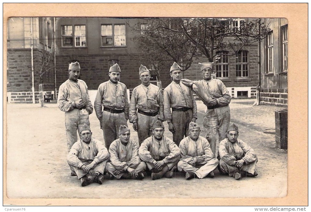 Carte Photo Ancienne Camp De Trèves  1929 Une Section En Tenue De Travail - Guerre, Militaire