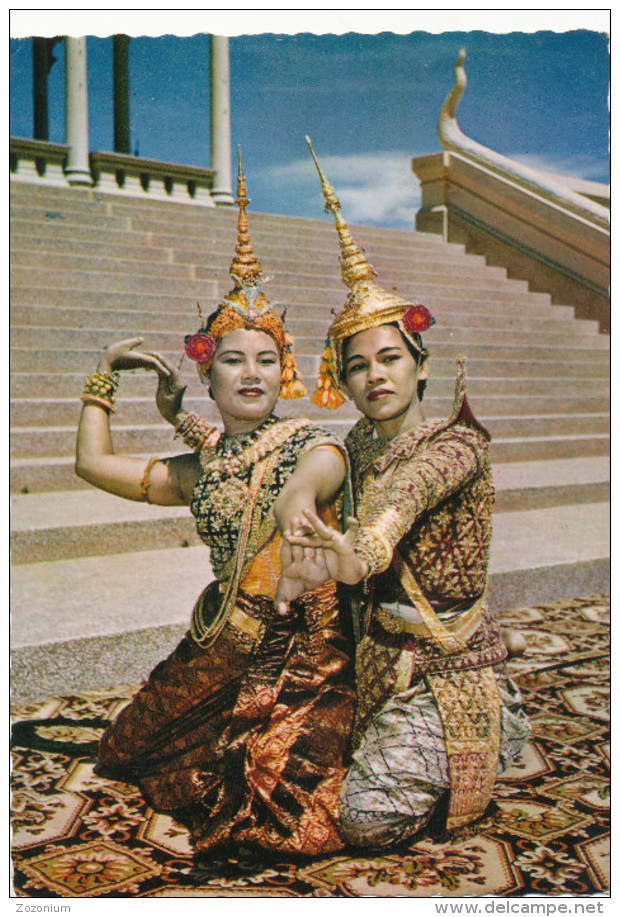 Cambodge, PHNOM-PENH Danseuses Du Palais Royal, 1961-2 Stamp, VINTAGE  PHOTO POSTCARD - Cambodge