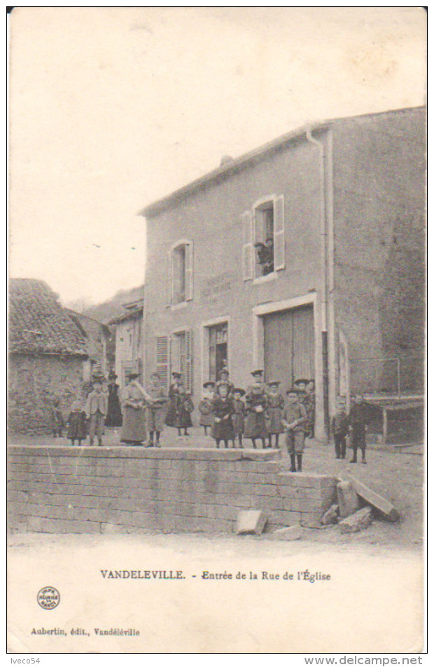 1906   Vandeléville   " Entrée De La Rue De L'Eglise  " ( Favières ) - Colombey Les Belles