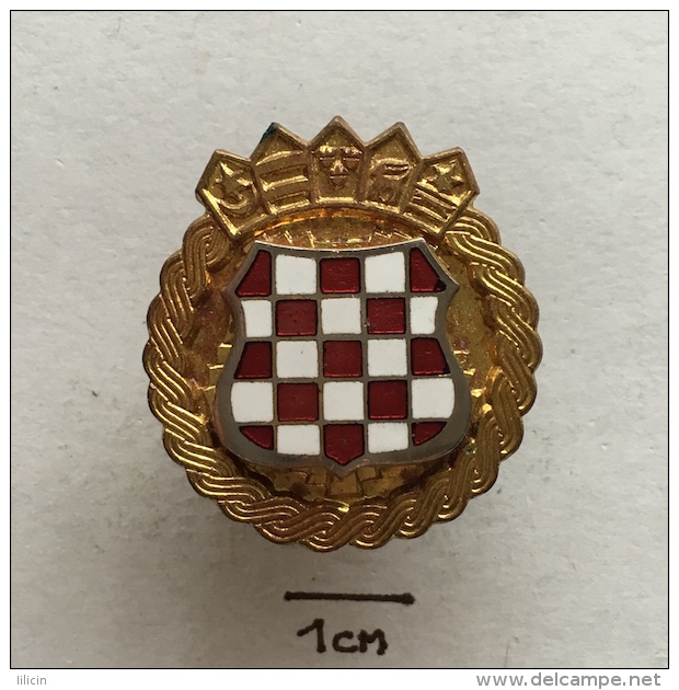 Badge (Pin) ZN002339 - Military (Army) Police War Insignia Croatia (Hrvatska) - Militaria