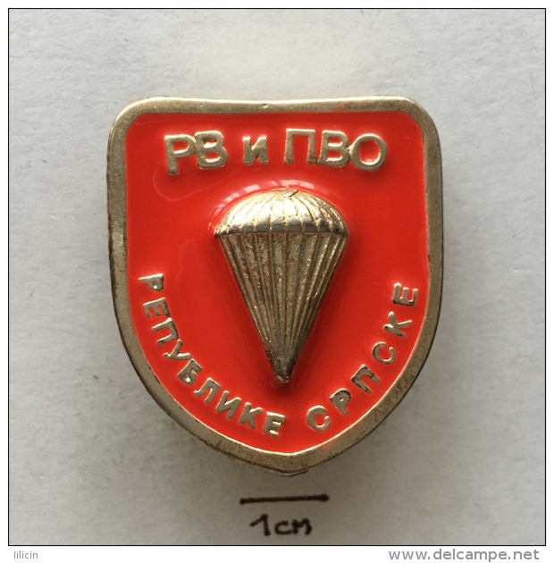 Badge Pin ZN002357 - Military Army Insignia Air Force (Luftstreitkräfte) Bosnia Republika Srpska - Militaria