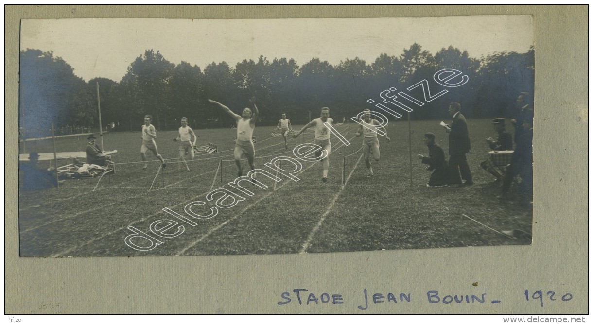 Athlétisme. Stade Jean Bouin, 1920. Instantané De L'arrivée D'une Course. - Sports