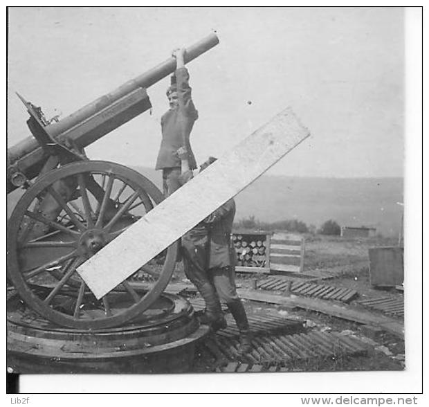 Soldats Allemands Devant Un Canon De 75mm Français Réutilisé En FLAK Canon Anti Aérien 1 Photo 1914-1918 14-18 Ww1 Wk1 - Guerre, Militaire