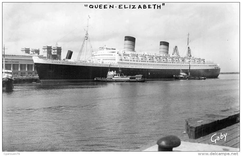 Cpsm  Paquebot De La Cunard Line ´" Queen Elisabeth " Cherbourg....à Quai - Piroscafi
