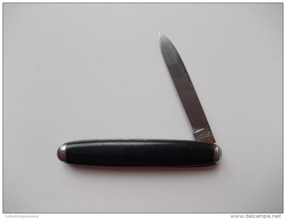 - Couteau. Canif - Petit Couteau - - Knives