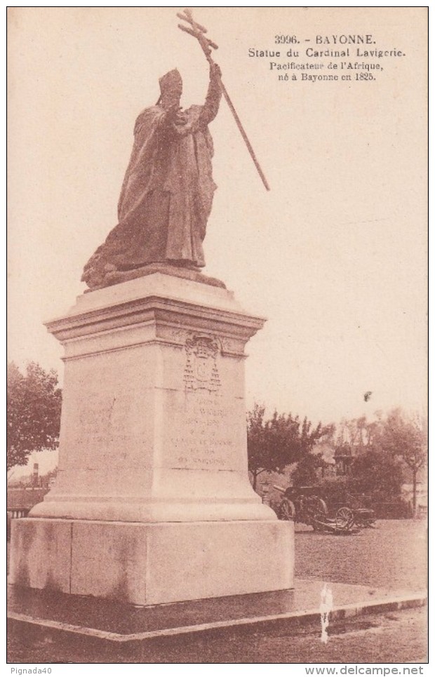 G , Cp , 64 , BAYONNE , Statue Du Cardinal Lavigerie , Pacificateur De L'Afrique, Né à Bayonne En 1825 - Bayonne