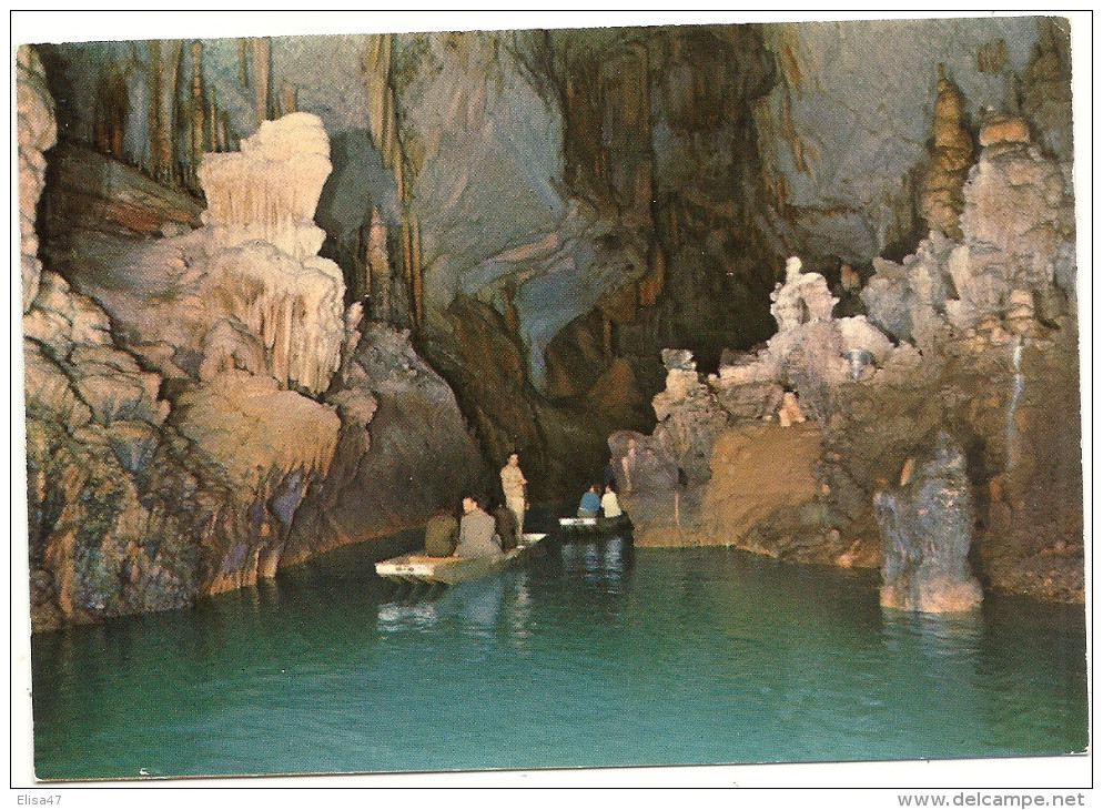 GROTTE  DE JIITA    UN  COUDE  DE  LA  RIVIERE - Liban