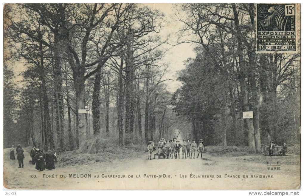 92 FORET DE MEUDON - AU CARREFOUR DE LA PATTE D OIE - LES ECLAIREURS DE FRANCE EN MANOEUVRE - Meudon