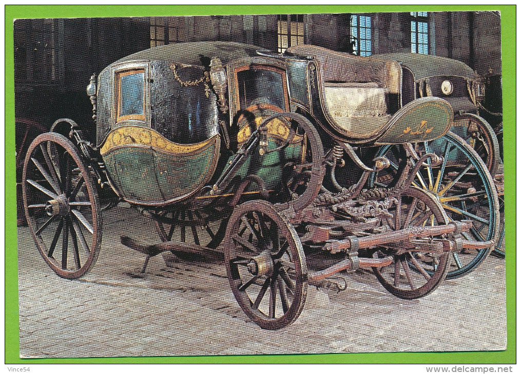 Compiègne Musée De La Voiture Berline Début Du XIXe Siècle Carrosse Carte Non Circulé - Taxis & Droschken