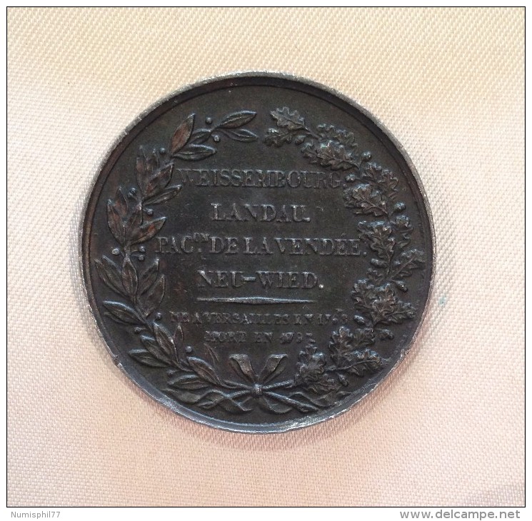 Médaille - GÉNÉRAL LOUIS-LAZARE HOCHE (1768-1797) Par Gayrard - Royaux / De Noblesse
