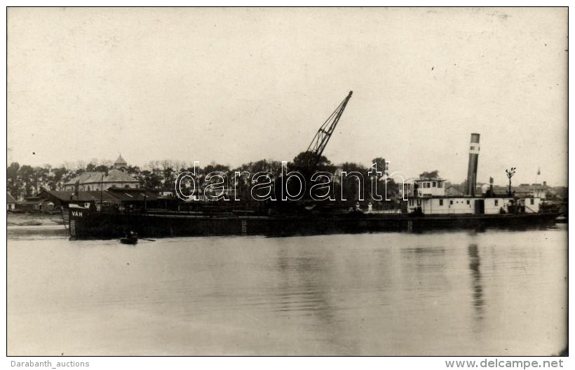 * T2 Úszódaru A Dunán (Budapest) / Hungarian Dredge On The River Danube, Photo - Non Classificati