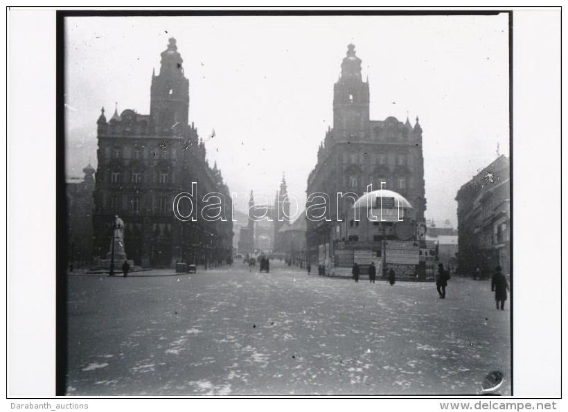 Cca 1920 Budapest, Eskü Tér, A Kupolás épületben Helyezték El A... - Altri & Non Classificati