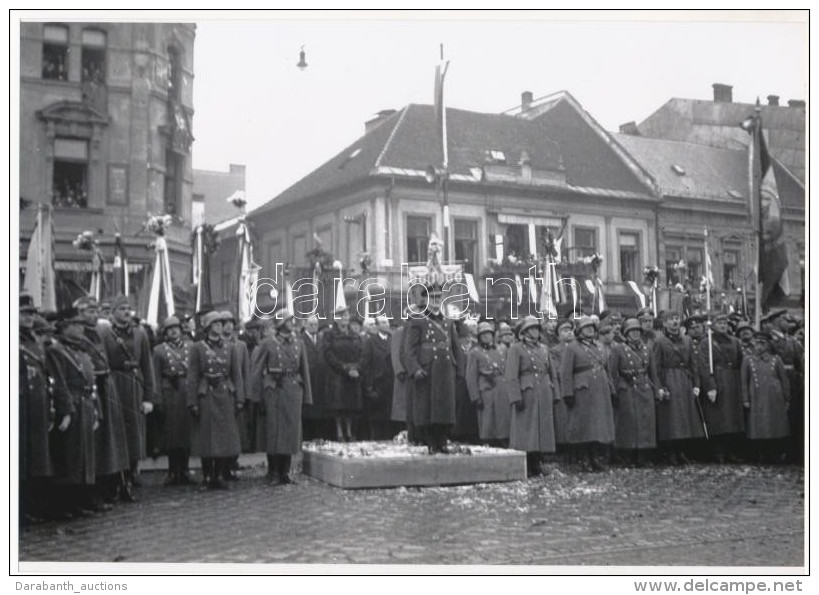 1938. November 11. Horthy Miklós Kassán + CsendÅ‘rök Tisztelgése, 2 Db Korabeli Vintage... - Altri & Non Classificati