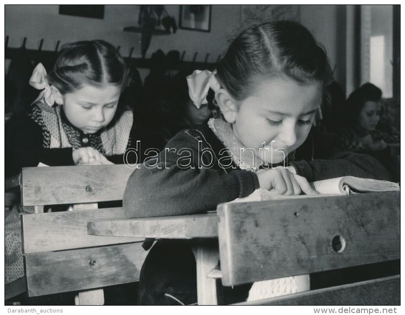 Cca 1961 Botta Ferenc (1919-1968): ElsÅ‘ Osztályosok, Feliratozott, Vintage FotómÅ±vészeti... - Andere & Zonder Classificatie