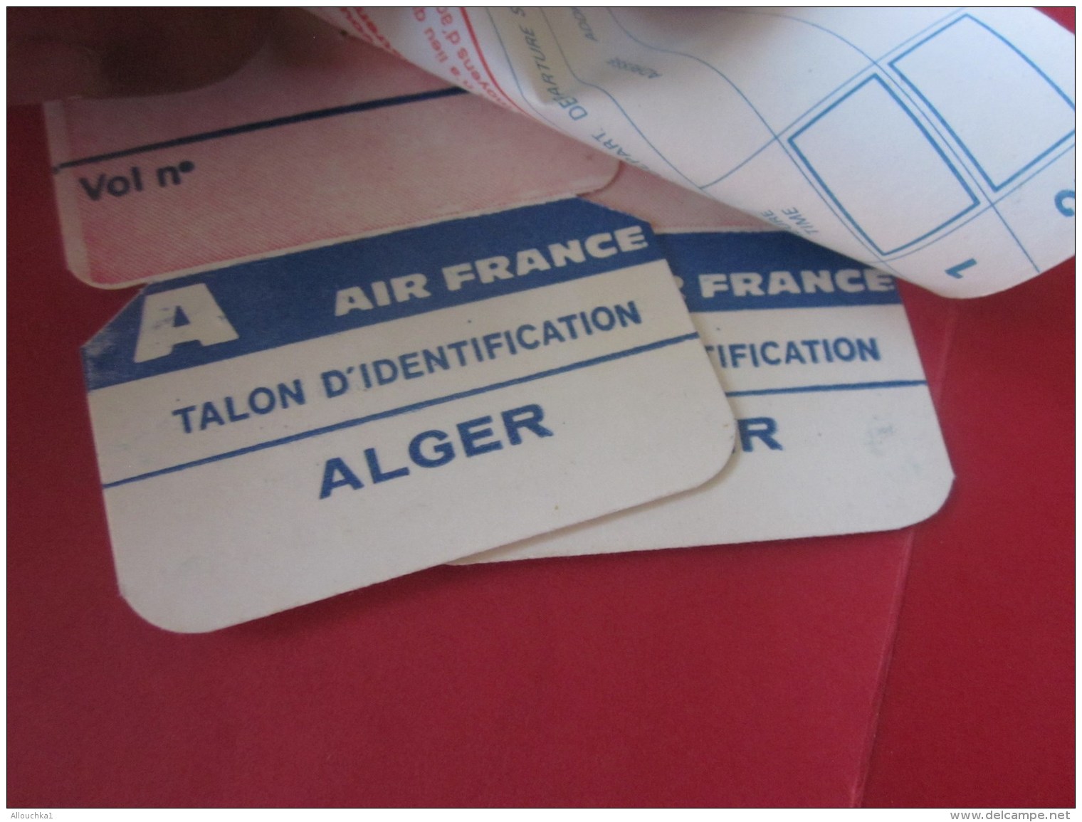 BILLET EMBARQUEMENT AVION AIR FRANCE TITRE DE TRANSPORT TALON IDENTIFICATION  MARSEILLE / ALGER AEROPORT AIRPORT 1971