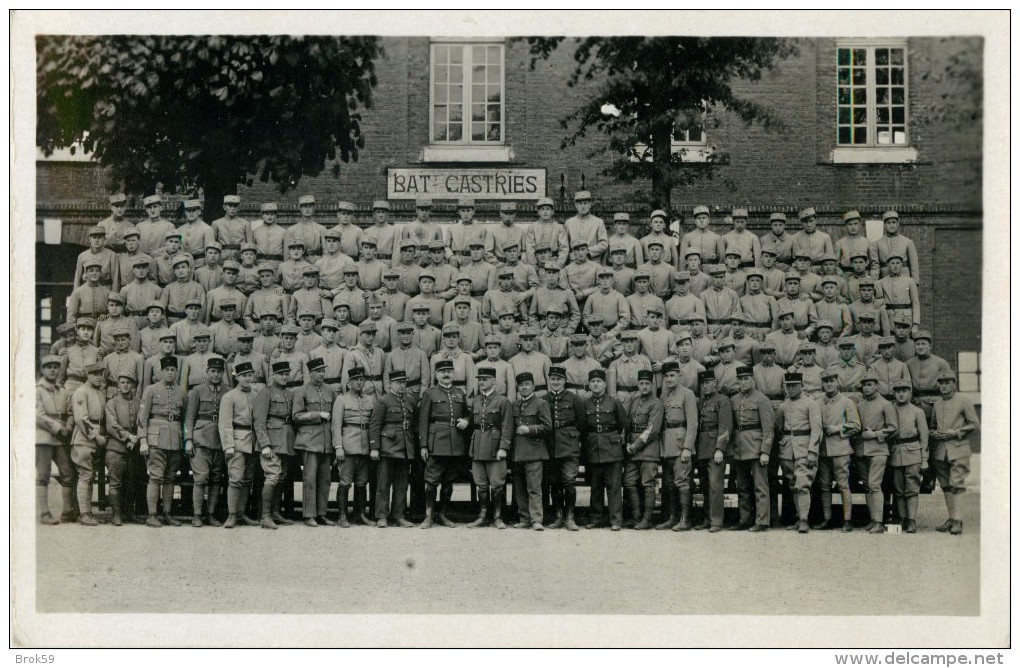 BELLE CARTE PHOTO  ECOLE DE GENDARMERIE - CLASSE PROMO -  BATIMENT CASTRIES - Police - Gendarmerie