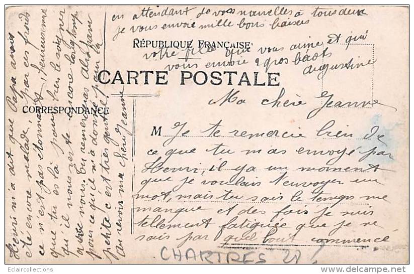 Chartres     28     Carte Photo D'un  Immeuble  Au R.de Chaussée: Postes Et Mercerie Nouveautés - Chartres