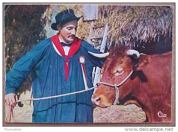 Cpsm FOLKLORE Du LIMOUSIN , LOU GERBASSOU , Maquignon Et Sa VACHE , Man & His COW  Recto Verso  Prix Fixe - Vaches