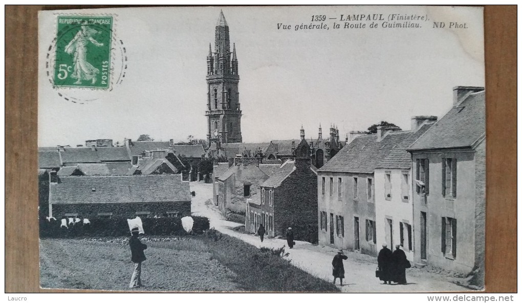 Lampaul.vue Générale, La Route De Guimiliau. Édition ND N ° 1359 - Lampaul-Guimiliau