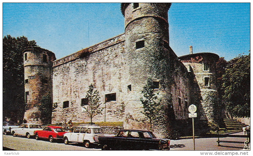 Bayonne: PEUGEOT 404, RENAULT 4, ALFA ROMEO GIULIA SPRINT, FORD TAUNUS 12M P4, FIAT 500 - Souvenir De Bayonne - Voitures De Tourisme