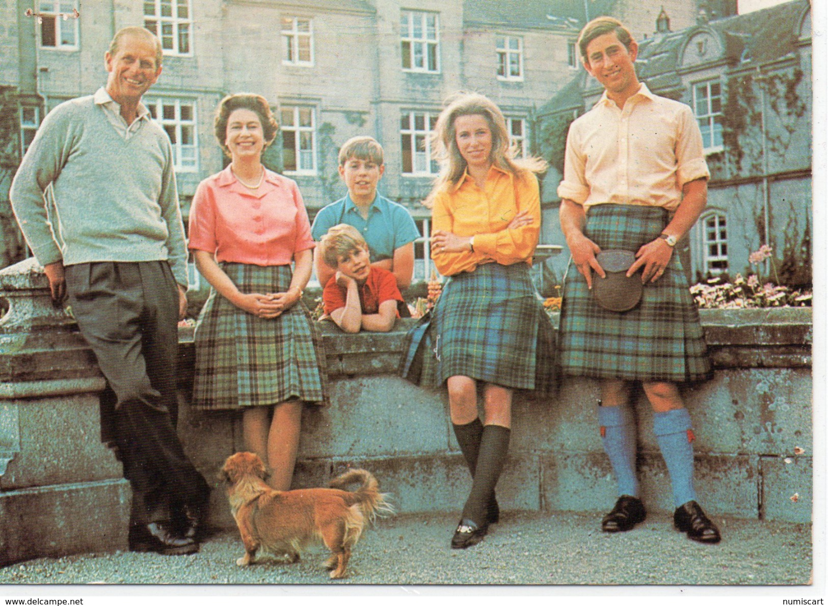 Angleterre.. Famille Royale à Balmoral Photographe Patrick Lichfield La Reine Elizabeth Le Duc D'Edimbourg - Other & Unclassified