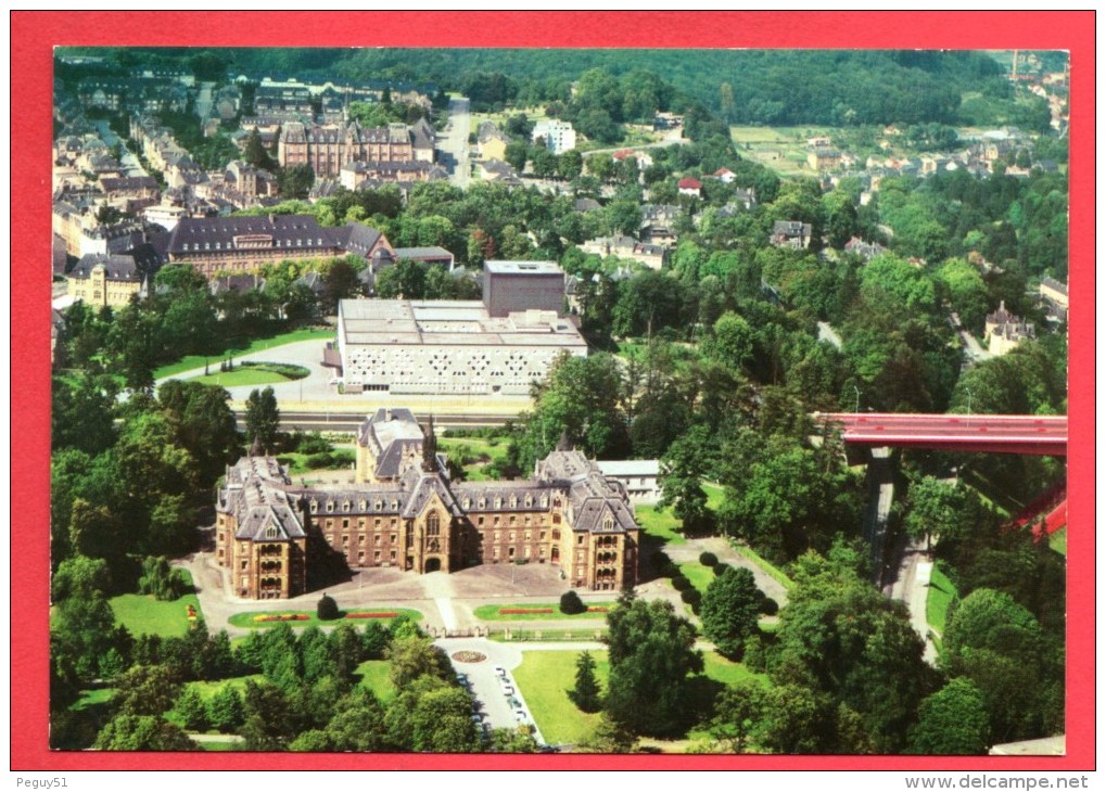 Luxembourg. Vue Aérienne De La Fondation J.P. Pescatore Et  Du Théatre Municipal - Luxembourg - Ville