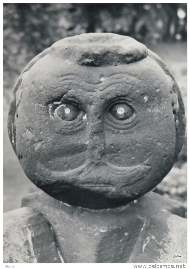 Maré, Eric De, Speke Hall, Grotesque Head, Near Liverpool - Fotografie