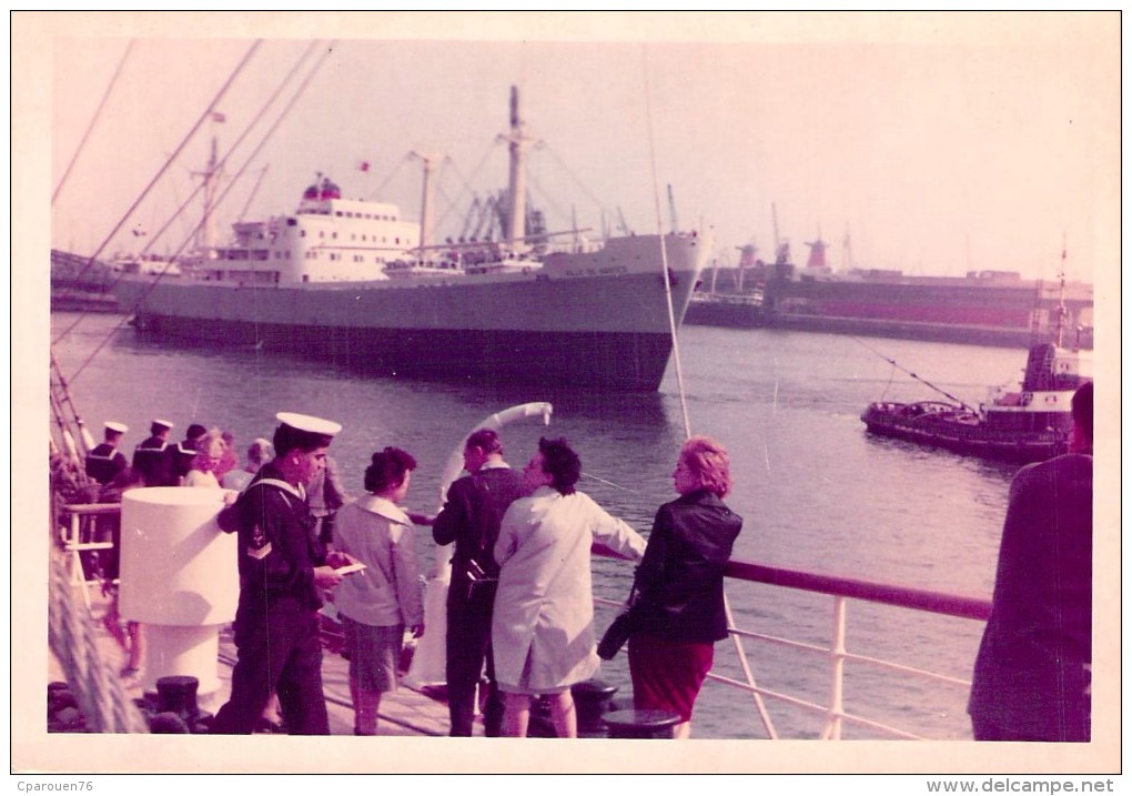 Photo Bateau Identifié Paquebot " Ville De Nantes " N O C H A P Compagnie Havraise Péninsulaire - Barche