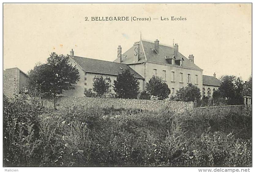 - Depts Div.-ref-JJ825- Creuse - Bellegarde - Les Ecoles - Ecole - Carte Bon Etat - - Bellegarde