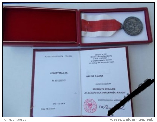 SREBRNY MEDAL ZA ZAS&#x141;UGI DLA OBRONNO&#x15A;CI KRAJU+LEG. Medal Of Merit For National Defence - Poland-Pologne - Autres & Non Classés