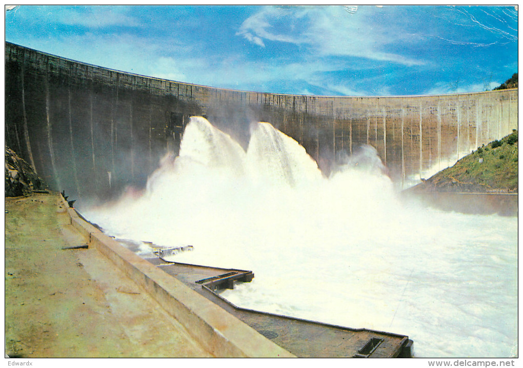 Kariba Dam Wall, Zimbabwe Postcard Posted 1981 Stamp - Zimbabwe