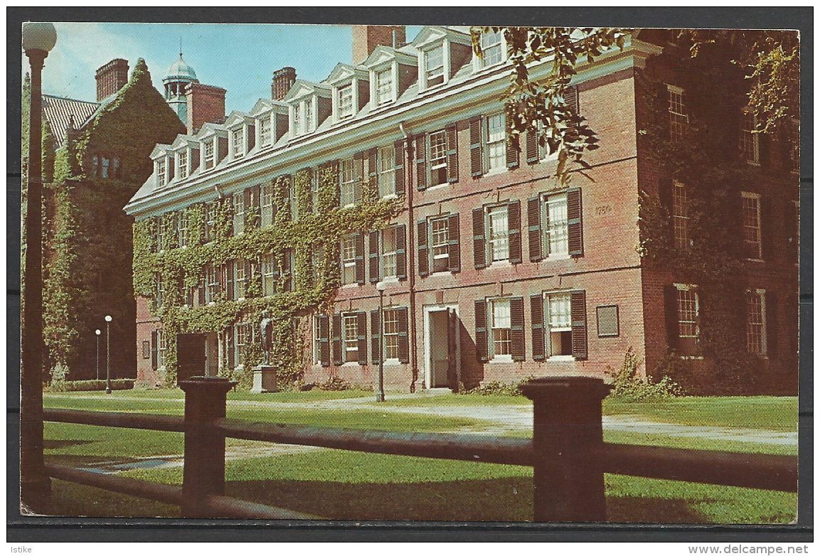 United States, New Haven Conn.,Yale University, Connecticut Hall, 1983 . - New Haven