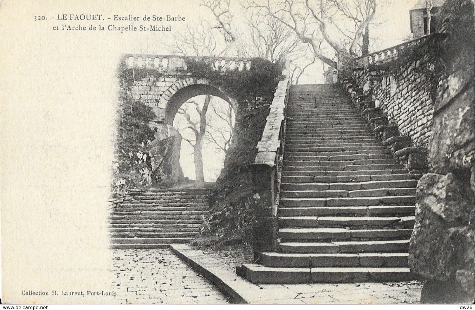 Le Faouët (Morbihan) - Escalier De Ste Barbe Et L'Arche De La Chapelle St Michel - Collection H. Laurent - Faouët