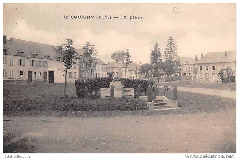 Rocquigny    08          La Place  . Monument Aux Morts - Sonstige & Ohne Zuordnung