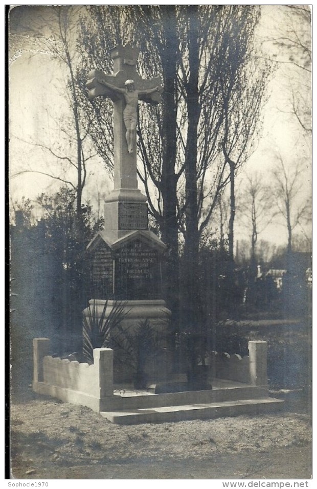 NORD - 59 - WATTRELOS - Carte Photo - Monument Reconnaissance Des Anciens élèves à Leurs Directeurs - Wattrelos