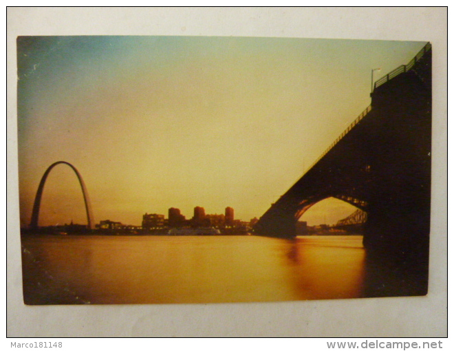 SKYLINE ST LOUIS : ARCH & EADS BRIDGE - Autres & Non Classés