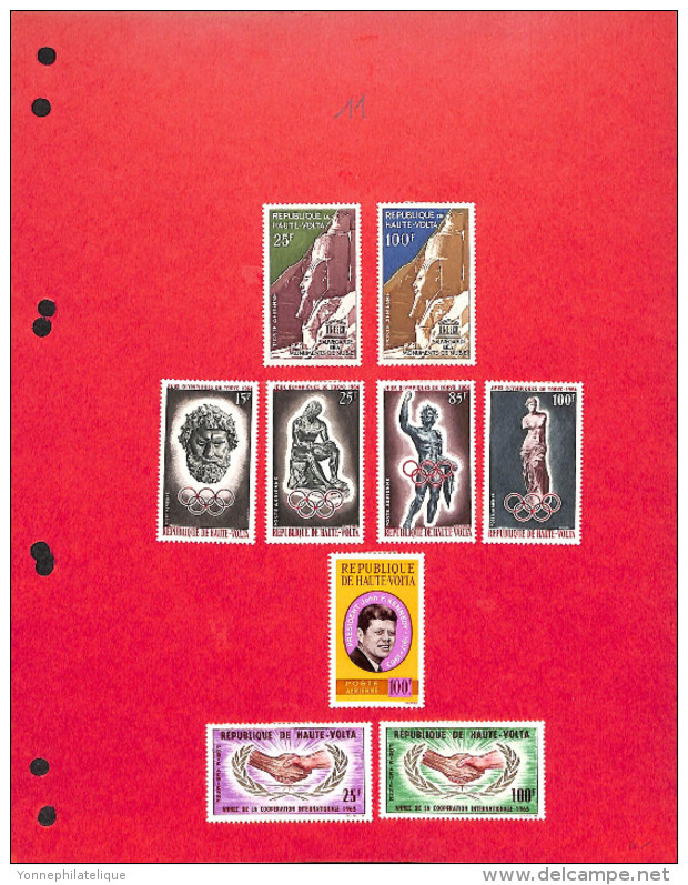 Très Belle Collection en album - Burkina Faso ( Haute Volta ) - timbres sur charnières très propres - blocs - timbres or