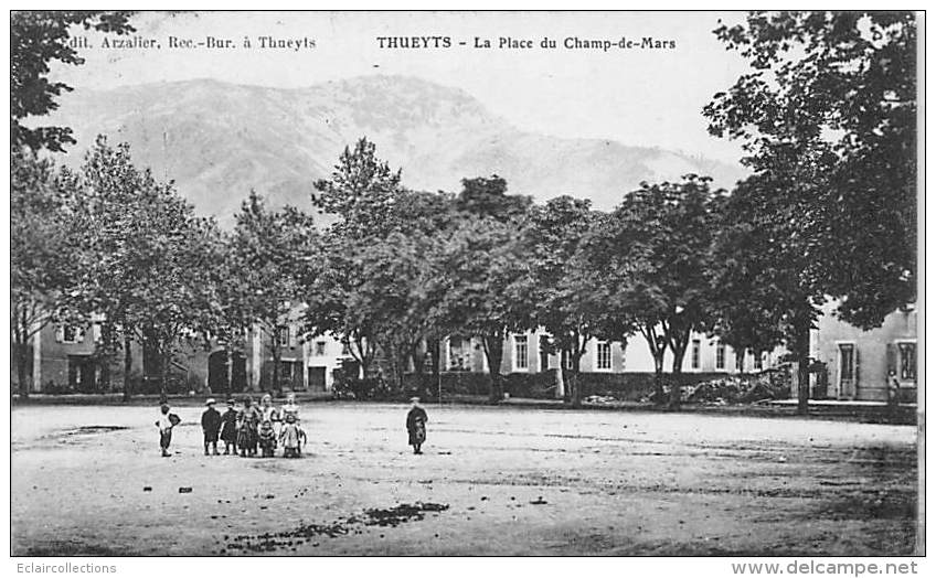 Thueyts      07      Place Du Champs De Mars - Andere & Zonder Classificatie