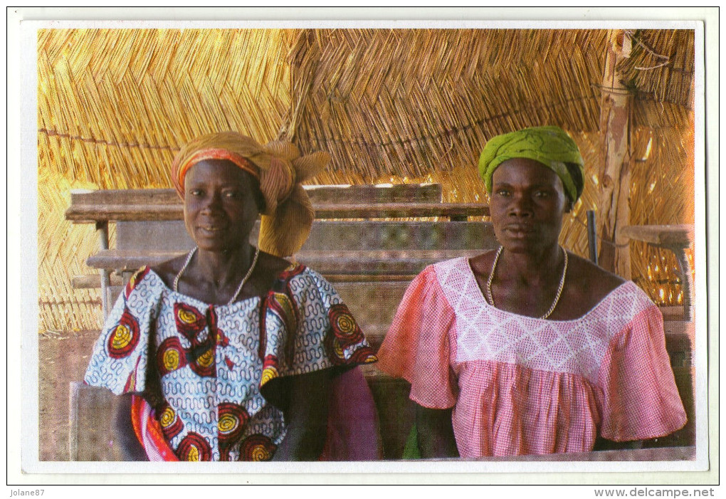 CPM      BURKINA FASO    MANESSA     FEMMES A L ECOUTE DU MAITRE D ECOLE - Burkina Faso