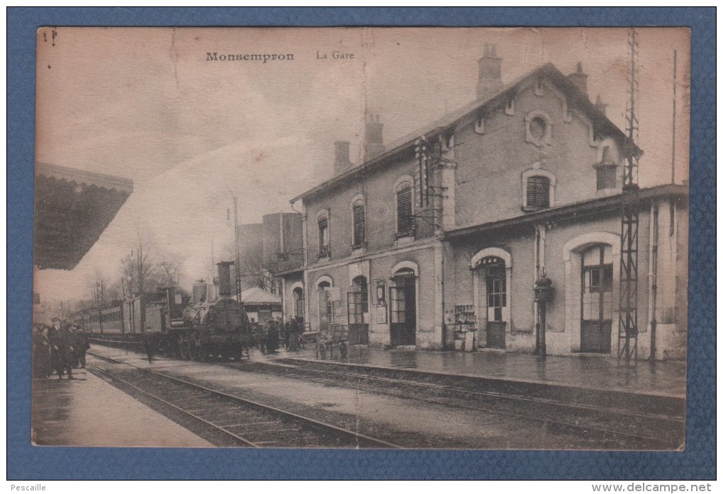 47 LOT & GARONNE LIBOS - CP ANIMEE MONSEMPRON - LA GARE - LOCOMOTIVE TRAIN - ECRITE EN 1917 - SANS NOM D'EDITEUR - Libos