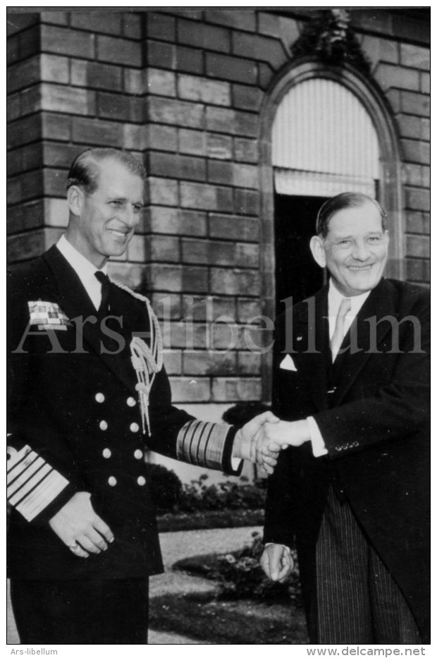 REAL Photo / ROYALTY / United Kingdom / British Dominions / Prince Philip, Duke Of Edinburgh / President René Coty - Célébrités