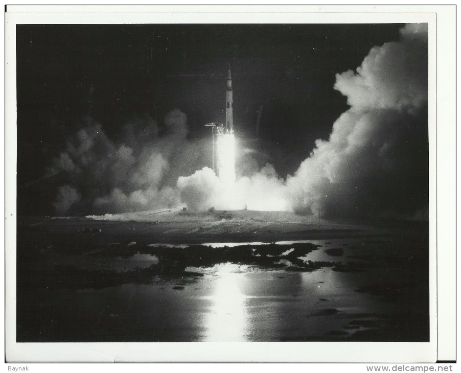 APOLLO 17  --  A SHOT IN THE DARK -   ASTRONAUT, SPACE FLIGHT TO MOON  -- PHOTO   25,2 Cm X 20,3 Cm - Aviazione