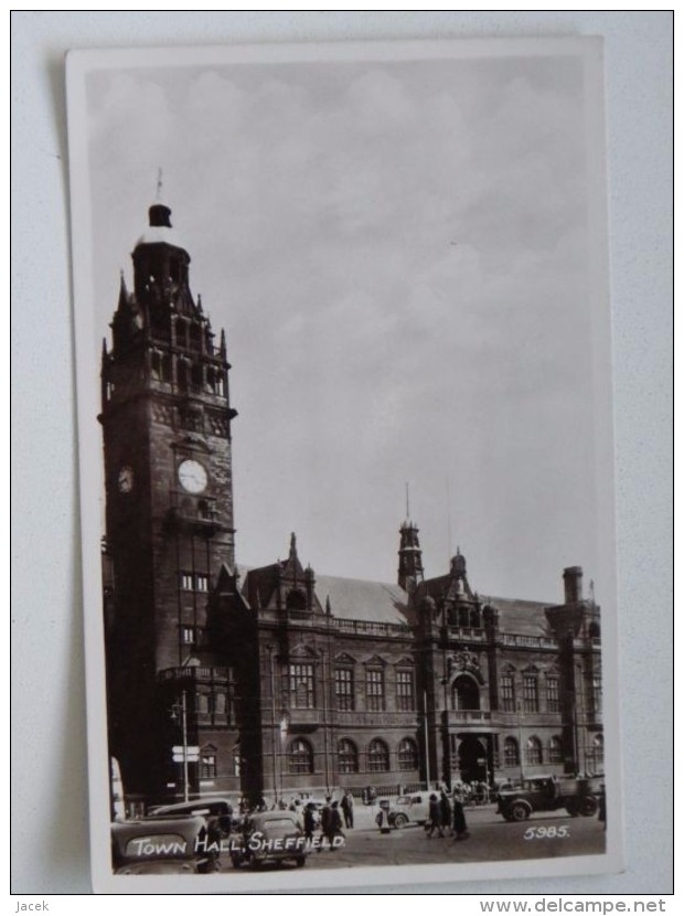 Sheffield Town Hall / Car Autos  / Old Postcard - Sheffield