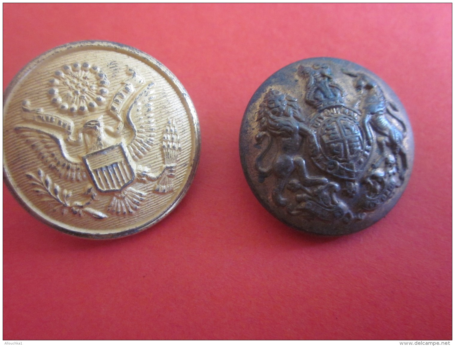 BOUTON Diamétre Voir Sur CM -LOT DE 2- INFANTERIE-MARINE US AMERICAINE  Gravés 1 AIGLE &amp; 1 LICORENE ET LION MILITARI - Buttons