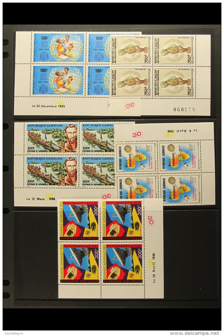 1986 YEAR SET - NHM BLOCKS OF 4 A Complete Run, Mostly As Corner Date Blocks Of 4, SG 936/964a (no Miniature... - Andere & Zonder Classificatie